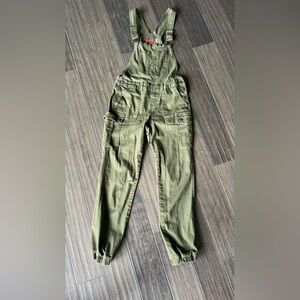 Women’s bibs size 7